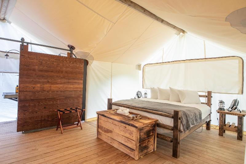 Under Canvas Mount Rushmore 奇斯顿 外观 照片